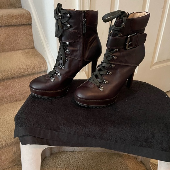 Women’s booties - Picture 3 of 4